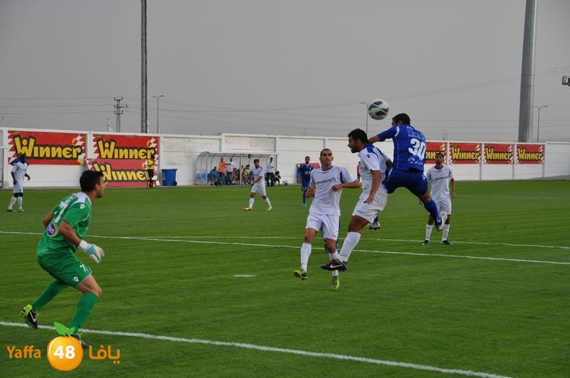 اللاعب منصور عماش يوقع لبيتار تل ابيب الرملة في الدرجة الممتازة 